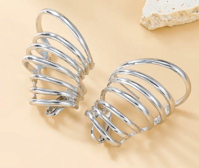 
                  
                    Load image into Gallery viewer, Zoya Whirlwind Earring Cuff
                  
                